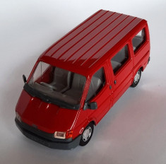 Macheta Ford Transit, red 1:35 SCHABAK foto