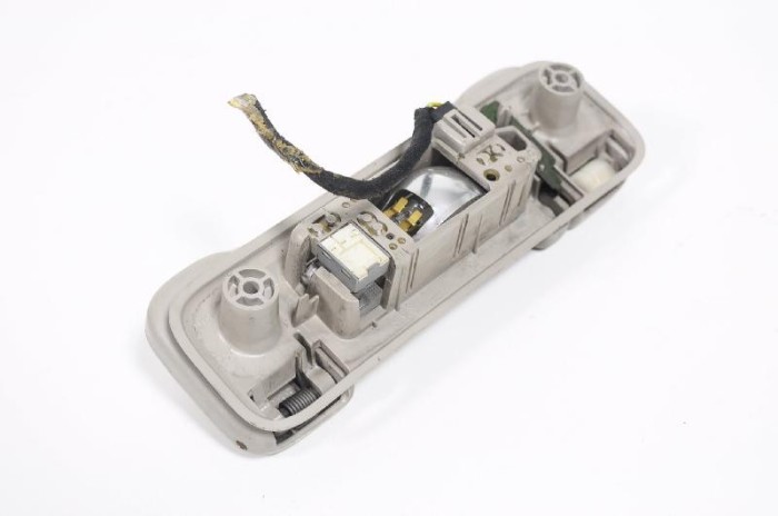M&acirc;ner plafon dreapta spate CHRYSLER 300 C LX 2005 OEM: 829880 3229083