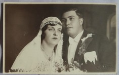Fotografie tip carte postala, mire si mireasa, 1931