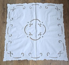 FATA DE MASA VINTAGE DIN BUMBAC CU MODEL PANGLICI, BRIDE SI BRODERIE