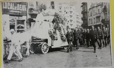 1941 Foto urbană Bucuresti, ceremonie militara, inmormantare, reclame magazine foto