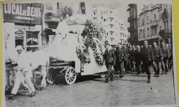 1941 Foto urbană Bucuresti, ceremonie militara, inmormantare, reclame magazine