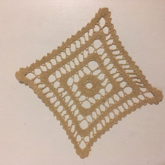 * Mileu macrame lucru manual vechi, vintage 12x12cm