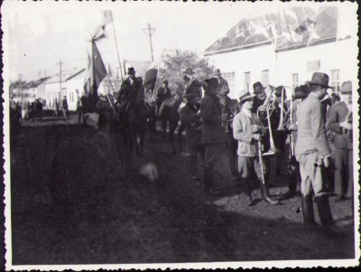 HST P335 Poză manifestație antirevizionistă rom&amp;acirc;nească Oradea anii 1930 foto