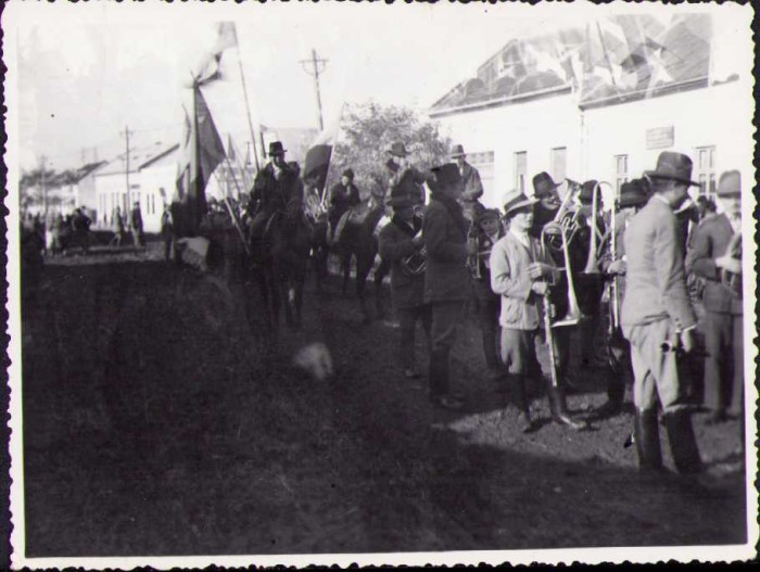 HST P335 Poză manifestație antirevizionistă rom&acirc;nească Oradea anii 1930