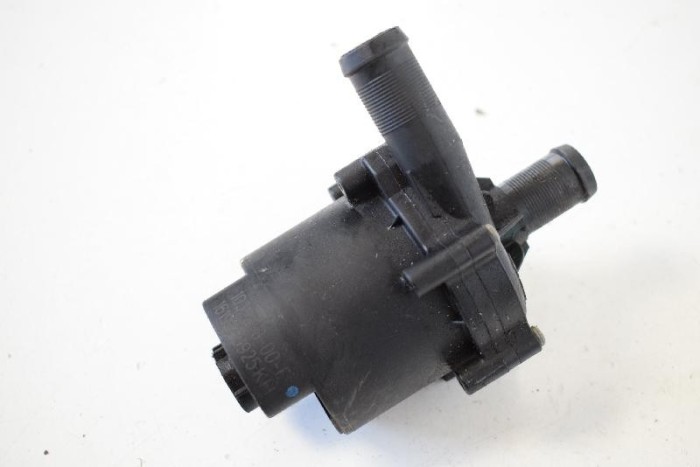 Pompa de apa auxiliara TESLA MODEL S 2014 OEM: 1035348-00 3888123