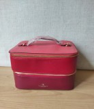 Geanta cosmetice de la Oriflame