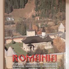 Album ROMANIA - Schituri, Manastiri, Biserici (in romana-franceza-engleza)