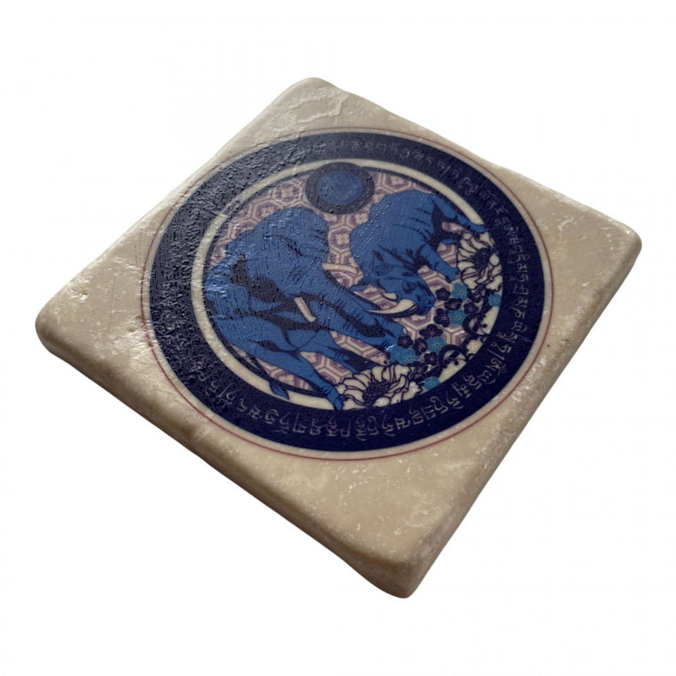 Amuleta de protectie cu Elefant si Rinocer albastru -placa marmura 10x10 |  Okazii.ro
