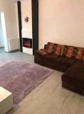 Inchiriez apartament decomandat 2 camere, mobilat, Etajul 1