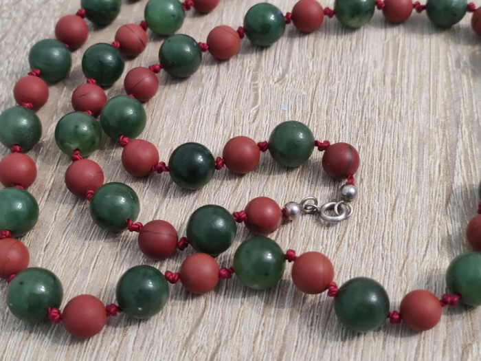 LICHIDARE ! colier vintage din jadeit natural si piatra naturala caramizie