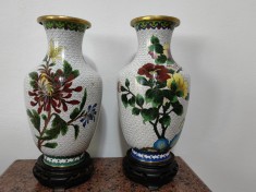2 vaze cloisonne China, anii 60, mari dimensiuni, h 23/26 cm fara/cu suport
