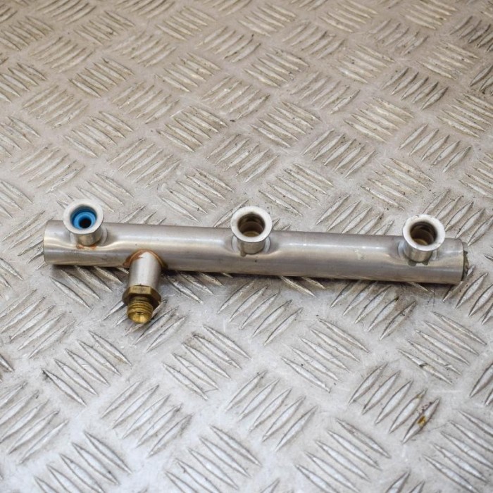 Rampa de combustibil dreapta AUDI A4 8K2, B8 2013 OEM: 06E130090F 3928365