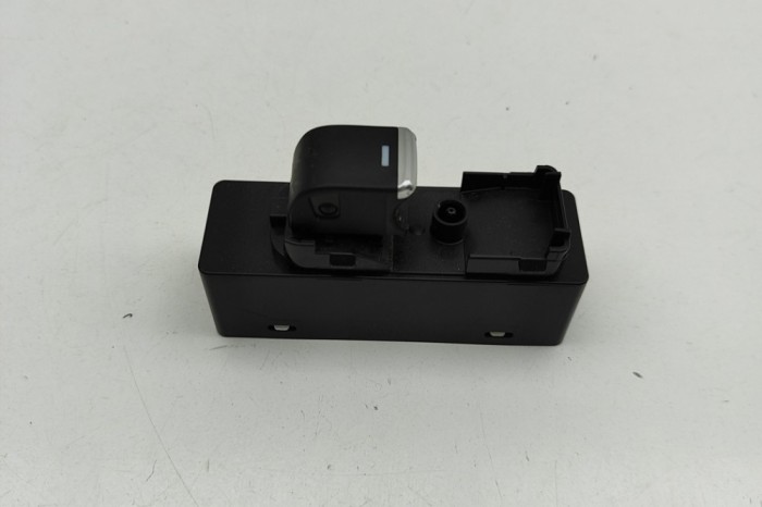 Buton geam ușă st&acirc;nga spate MAZDA CX-5 KE, GH 2015 OEM: KA1F-66-370 | 32095452