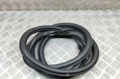 Garnitura ușă dreapta spate SKODA KAROQ NU7 2020 OEM: 575867368M | 22345349 foto