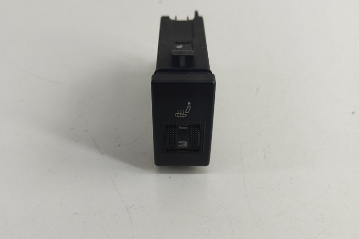 Comutator &icirc;ncălzire scaun AUDI A8 D2 4D2, 4D8 1997 OEM: 4D0963563D 29952816