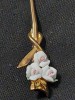 Brosa superba aurie cu flori,brosa vintage Aurie-bijuterie vintage 5,5 cm inaltime,BIJUTERIE Dama VINTAGE