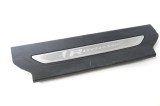 Ornament prag interior st&acirc;nga spate LAND ROVER RANGE ROVER VELAR L560 2018 OEM: J8A2-1301-AAW 11294946