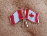QW9 N5 52 - insigna - steaguri - Peru - Canada