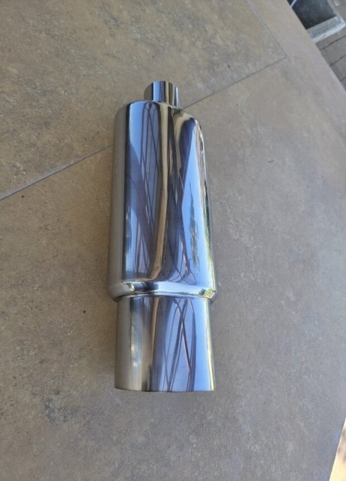 Tobă sport de inox cu o ieșire de tip buză ovală subțire