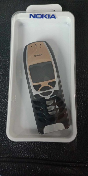 Vand carcasa originala si completa pt Nokia 6310i