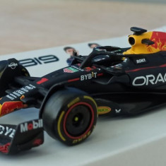 Macheta Red Bull RB19 Max Verstappen Campion Formula 1 2023 - Bburago 1/43 F1