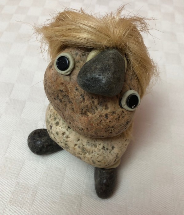 Personaj mitologic scandinav realizat din piatra (1)