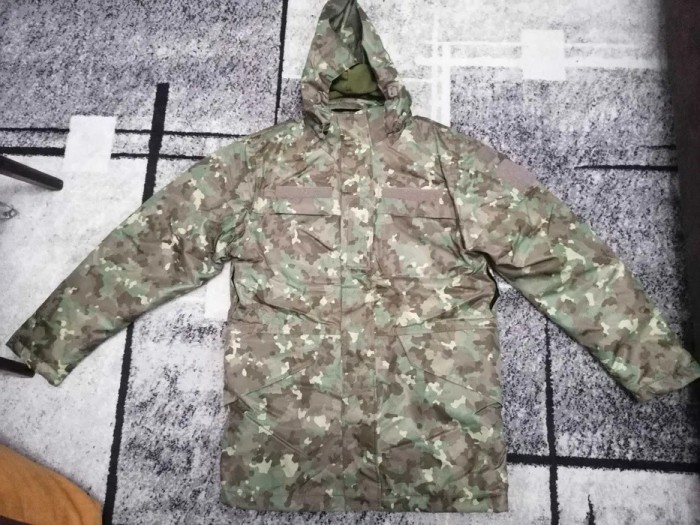 Tinuta militara- scurta