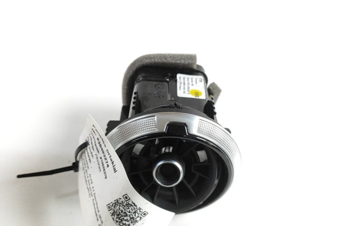Gura de ventilație planșa de bord AUDI A3 Sportback 8VA, 8VF 2018 OEM: 81A820901B 30493274