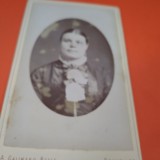 Cumpara ieftin FOTO PORTRET FEMEIE 1875 VECHI PE CARTON GROS 10 / 7 CM DE COLECTIE RARA!