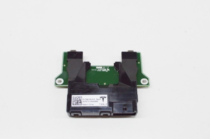 USB TESLA MODEL 3 2021 OEM: 1546129-00-D,1546129-61-D 20815265