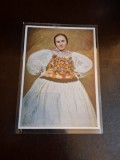 Fotografie tip carte postala - Femeie in costum popular