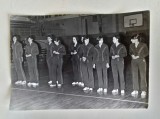 Fotografie cu echipa castigatoare a campionatului de baschet feminin din 1982