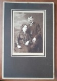 Fotografie pe carton, sot si sotie, sfarsit de secol XIX