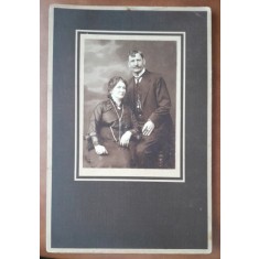 Fotografie pe carton, sot si sotie, sfarsit de secol XIX