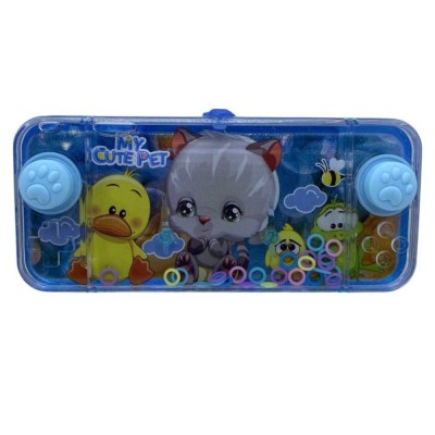 Joc de indemanare inele in apa oceanului foto