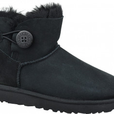 Cizme de iarna UGG Mini Bailey Button II 1016422-BLK negru