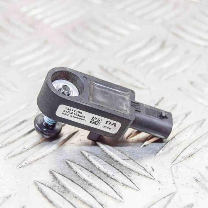 Senzor de impact dreapta față OPEL MOKKA / MOKKA X 2018 OEM: 13514198 | 11684509