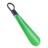 Cumpara ieftin Incaltator din plastic cu agatatoare, verde, 20 cm