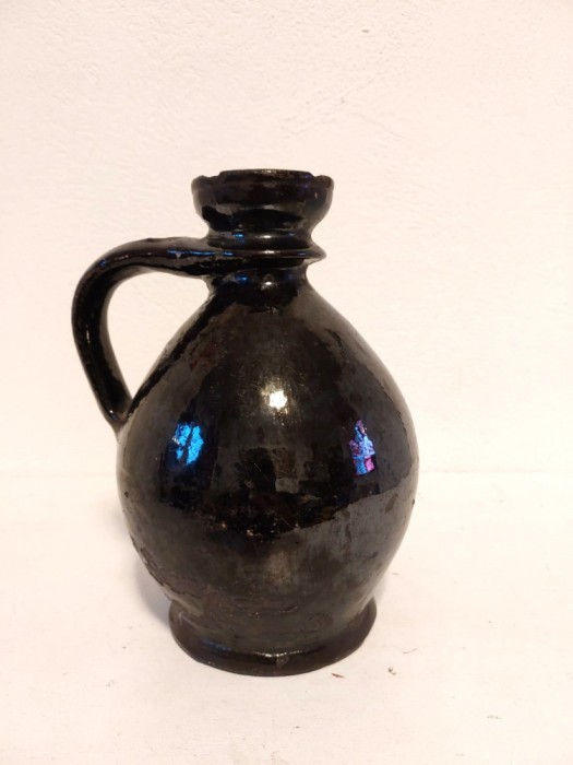 Ulcior ceramica neagra, vechi, 21cm inaltime