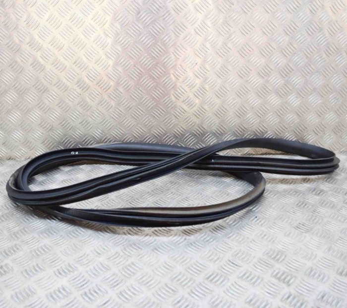 Garnitura ușă dreapta față TESLA MODEL Y 2021 OEM: 1497673-00-A,1497674-00-A