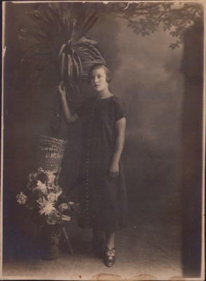HST P2/214 Poză femeie t&amp;acirc;nără foto