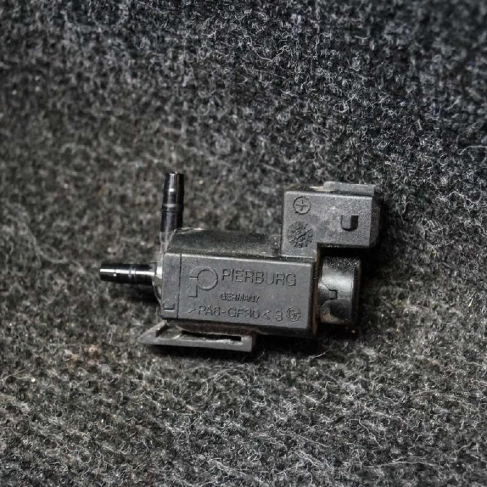 Supapa solenoid BMW 7 F01, F02 2010 OEM: 7810831 2240758
