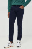 GAP pantaloni de catifea cord barbati, culoarea albastru marin, mulata