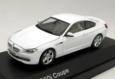 Paragon model BMW 650i coupe ( Glacier white ) 2015 1:43 foto