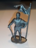 bnk jc Figurine de plastic - Domplast - cavaler cu sabie si steag
