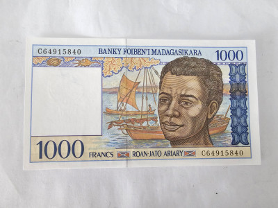 Madagascar 1000 Francs 1994 Noua foto