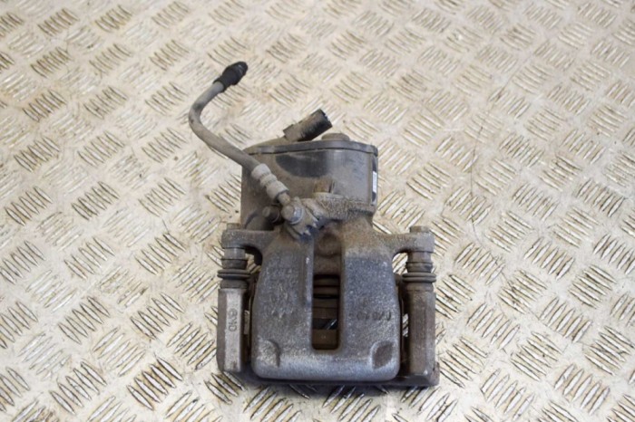Etrier de fr&acirc;nă dreapta spate VW PASSAT Variant B7 365 2014 OEM: 32332267K 14966031