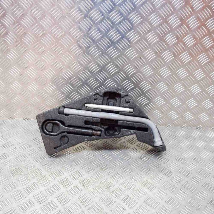 Spuma portbagaj AUDI Q7 4L 2007 OEM: 1T0805615A,4L0012113C,7L0012219