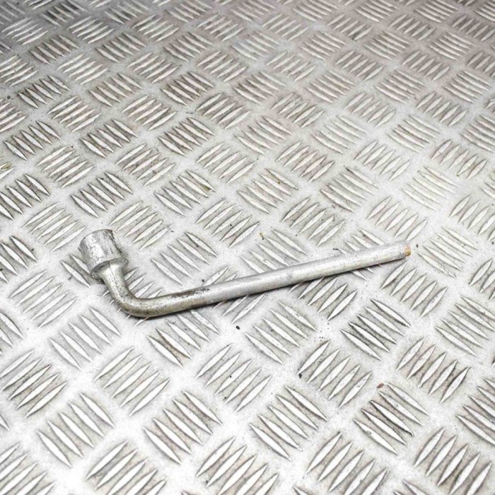 Cheie de piulițe roata VW FOX 5Z1, 5Z3 2009 OEM: 4D0012219A 18187537